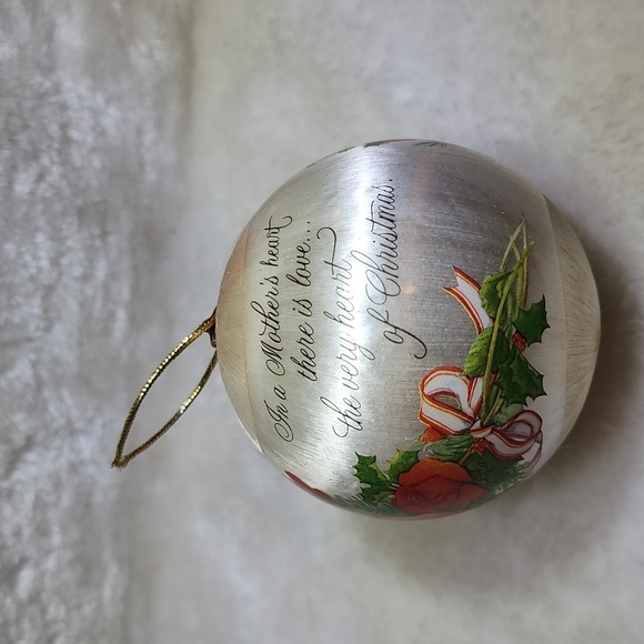 Vintage Hallmark Christmas Ornament 1981 - Picture 6 of 11